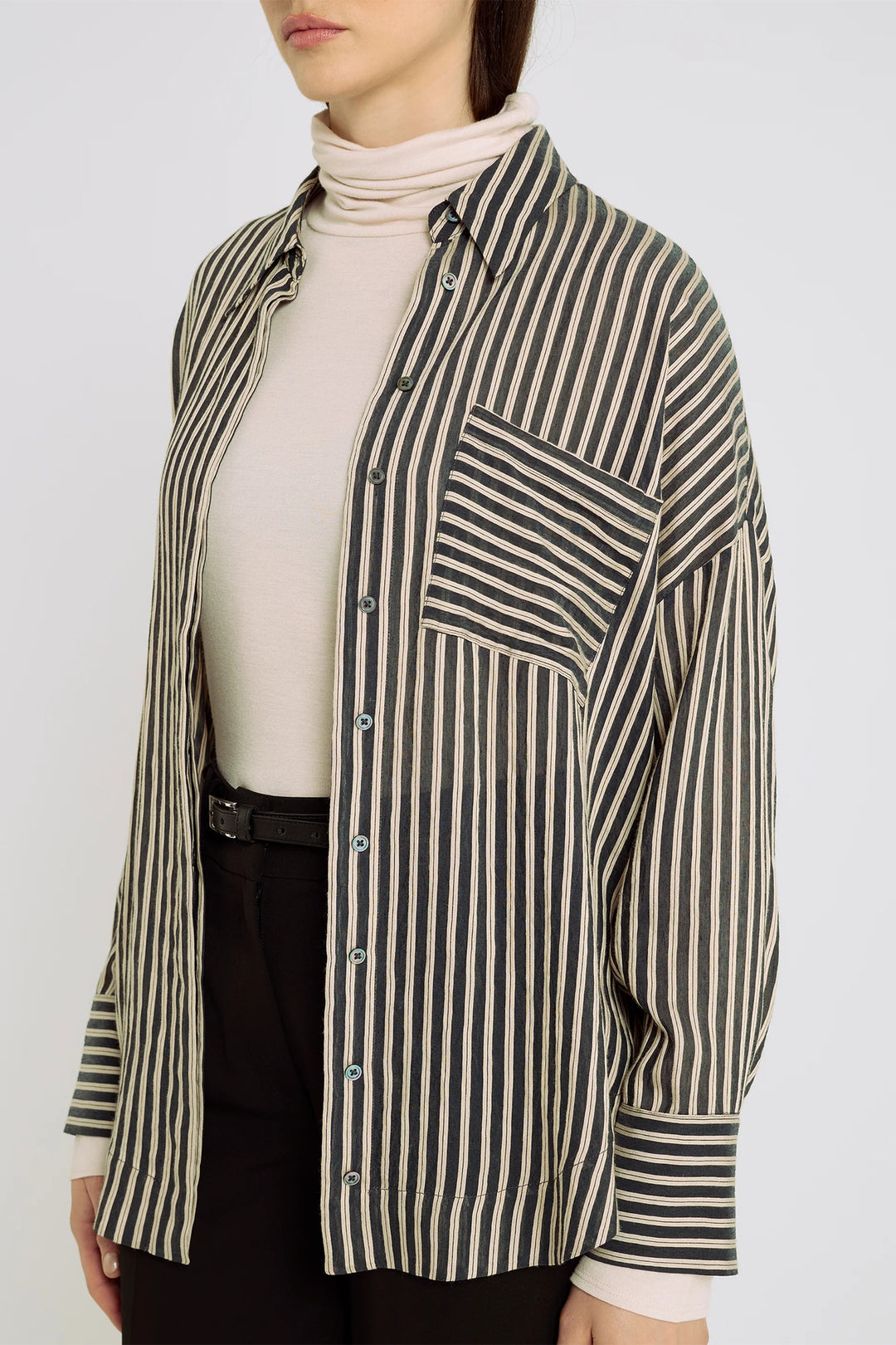 Hana San Frances Black Striped Shirt 11, close-up of the patch pocket