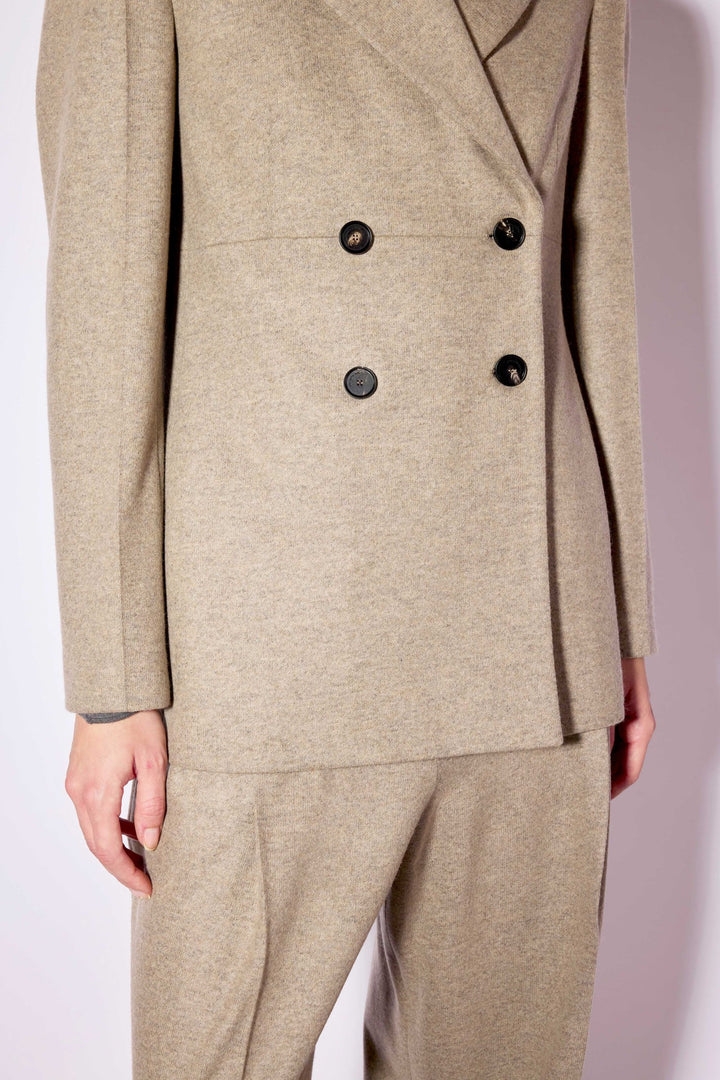 Liviana Conti Brown Kasha Cashmere Blend Jacket F6WN48, lapel and button detail