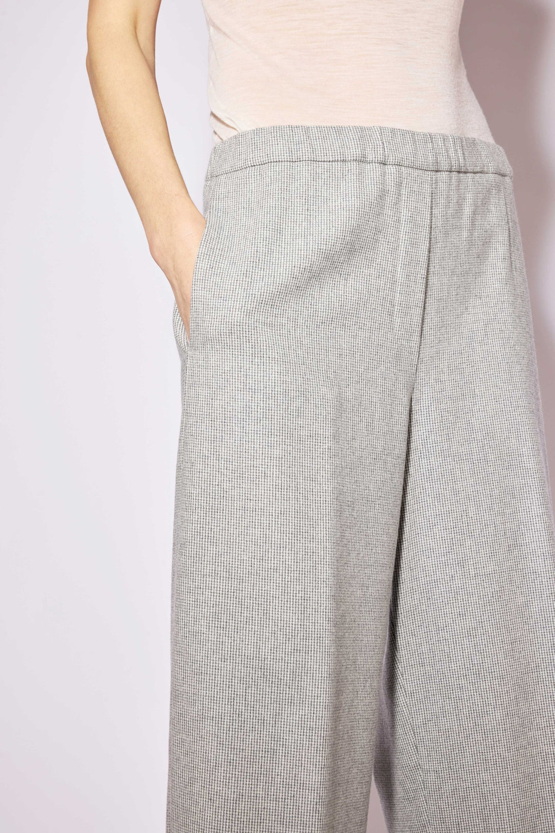 Liviana Conti Grey Micro Pattern Trousers F6WL18M, fabric detail