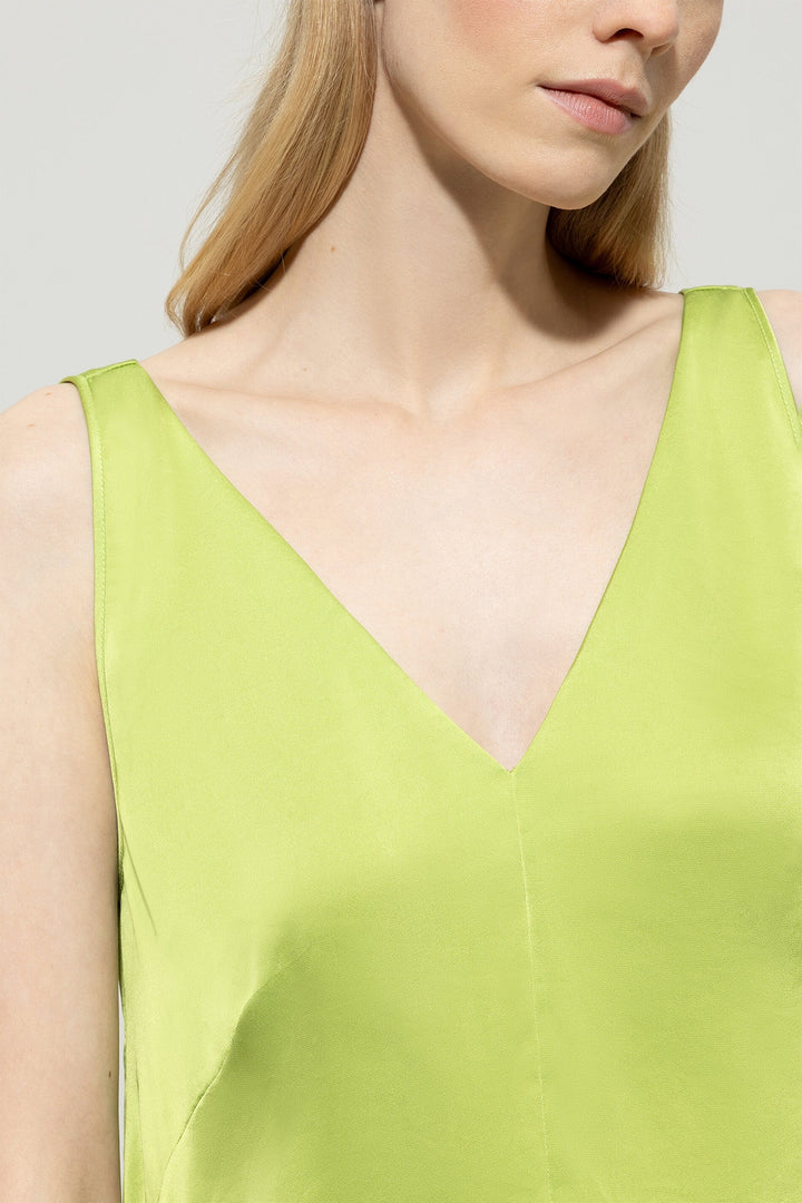Luisa Cerano 318252 2307 Pea Green Silk Sleeveless V-Neck Top