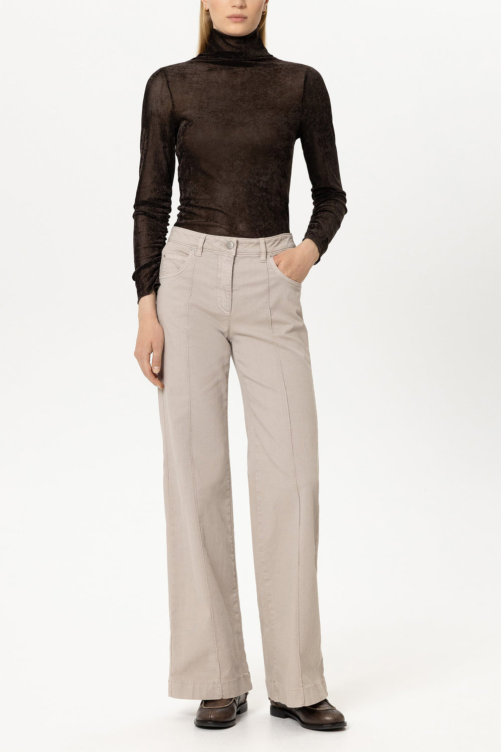 Luisa Cerano Pearl Beige Flared Jeans 648916/3800 1232, styled full length