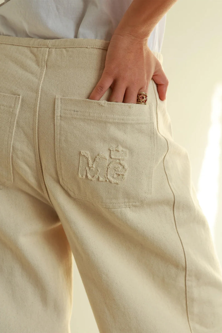 Me365 Yara Natural Cream Denim Barrel Jeans 225J15057, embroidered back pocket detail