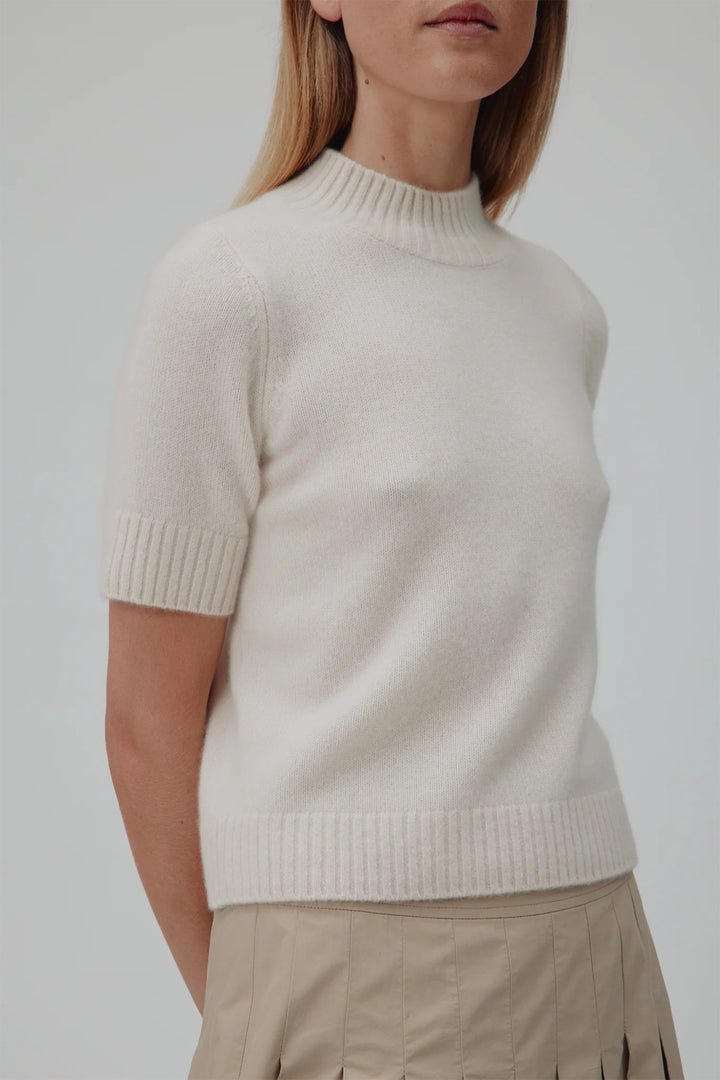 Six Ames Remie 72258 Feather White Short Sleeve Cashmere Jumper C3666