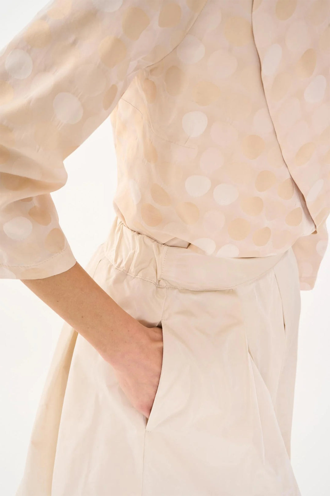 Vicario Cinque Gorizia 061I Beige Tafetta High Waisted Midi Skirt