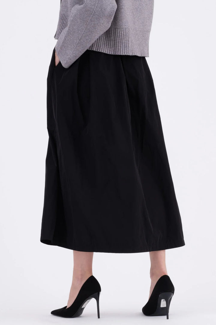 Vicario Cinque Gorizia 061I Black Taffeta High Waisted Midi Skirt