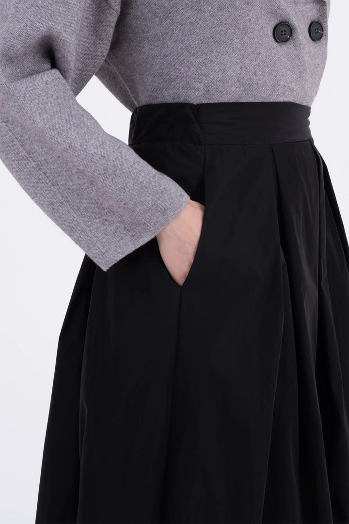 Vicario Cinque Gorizia 061I Black Taffeta High Waisted Midi Skirt