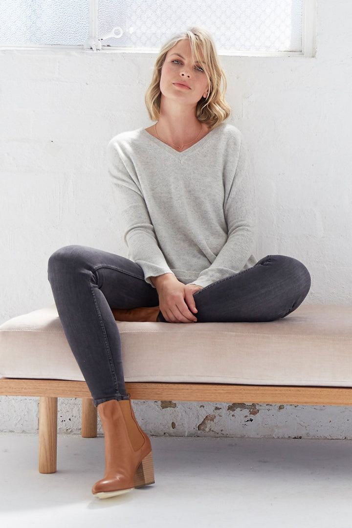 Mia Fratino 16100 Grey Cashmere Boyfriend V-Neck